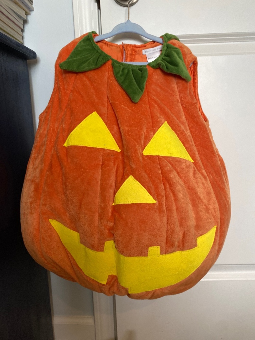 Pottery barn kids glow pumpkin costume 4T-6T